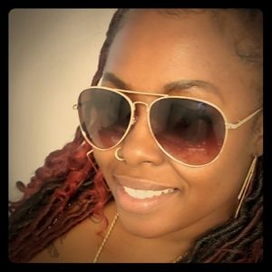 Meet your Posher, Tiffany